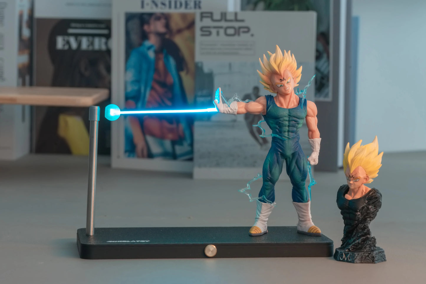 Dragon Ball Vegeta Magnetinė LED Lempa