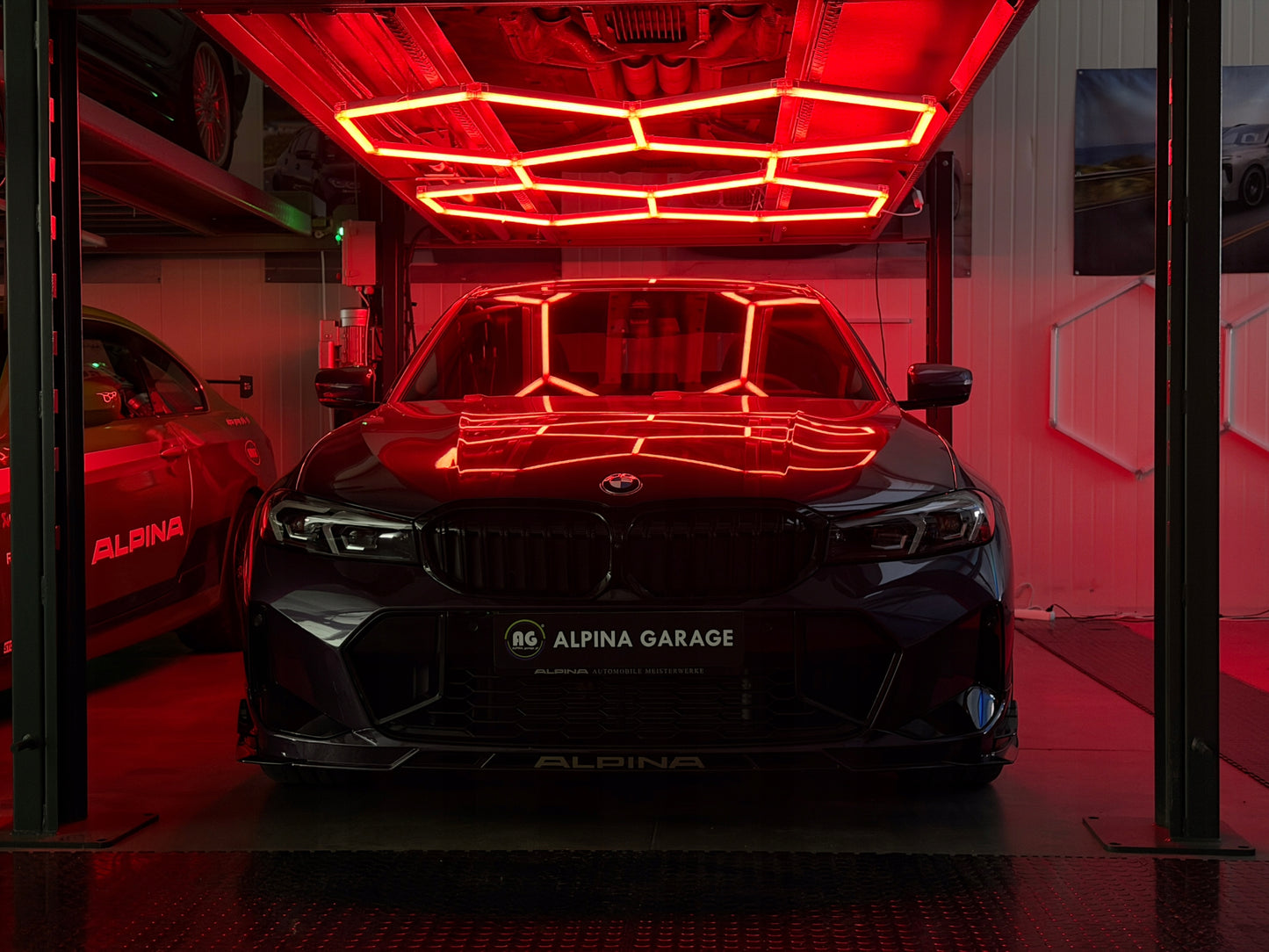 LED lempa HEXAGON RGB 180W Panelinis apšvietimas dirbtuvėms, namams + programėlės ir pultelio valdymas