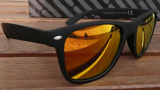 VYRIŠKI POLIARIZUOTI VEIDRODINIAI AKINIAI NERDY