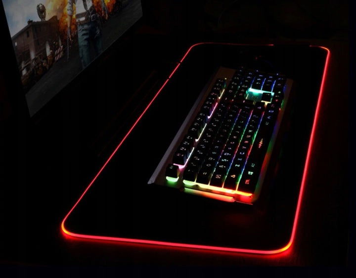 Kilimėlis 40 x 90 CM klaviatūrai ir pelei su LED RGB apšvietimu
