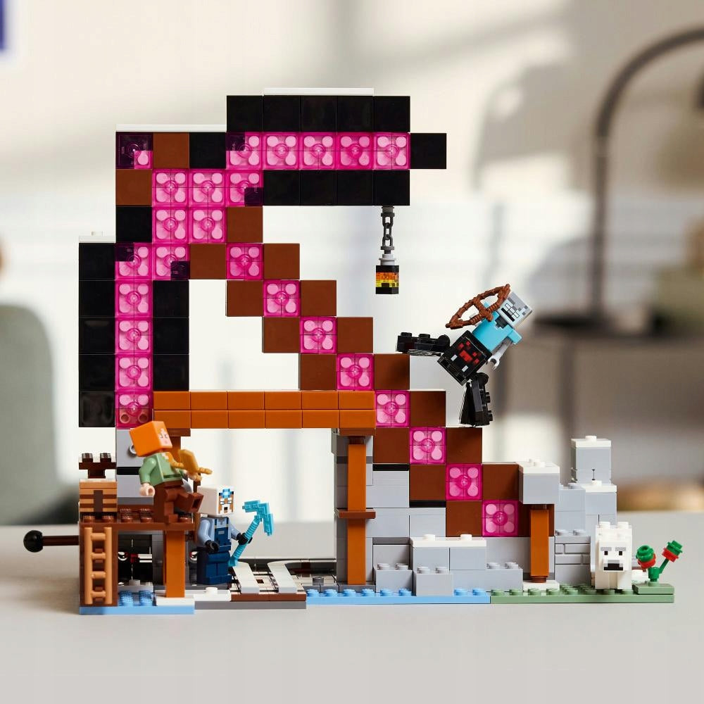 LEGO Minecraft Kasytuvų kasykla 21277