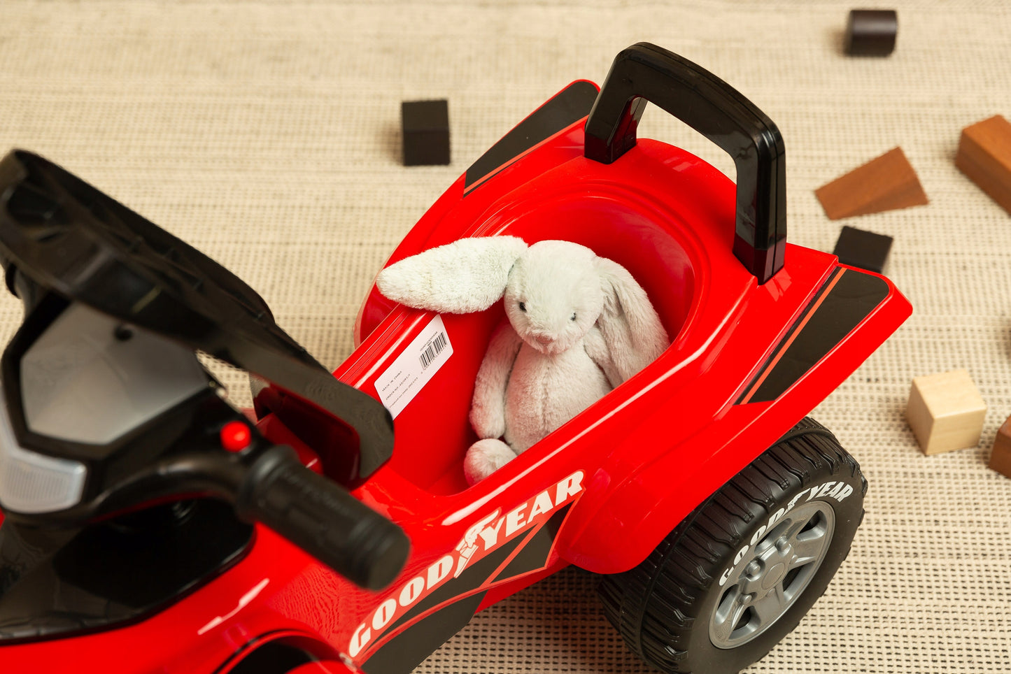 TRAKTORIS QUAD LICENCIJA GOODYEAR VAIKŠČIOTUVAS ŠVOTĖS GARĖNAS DOVANA METINUKUI