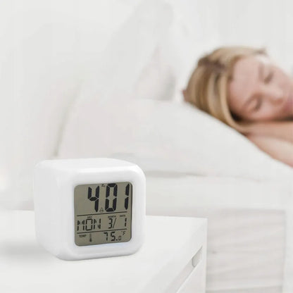 3 viename žadintuvas–laikrodis, termometras ir datos rodytuvas „KAMELEON“, šviečiantis LED, keičiantis spalvas