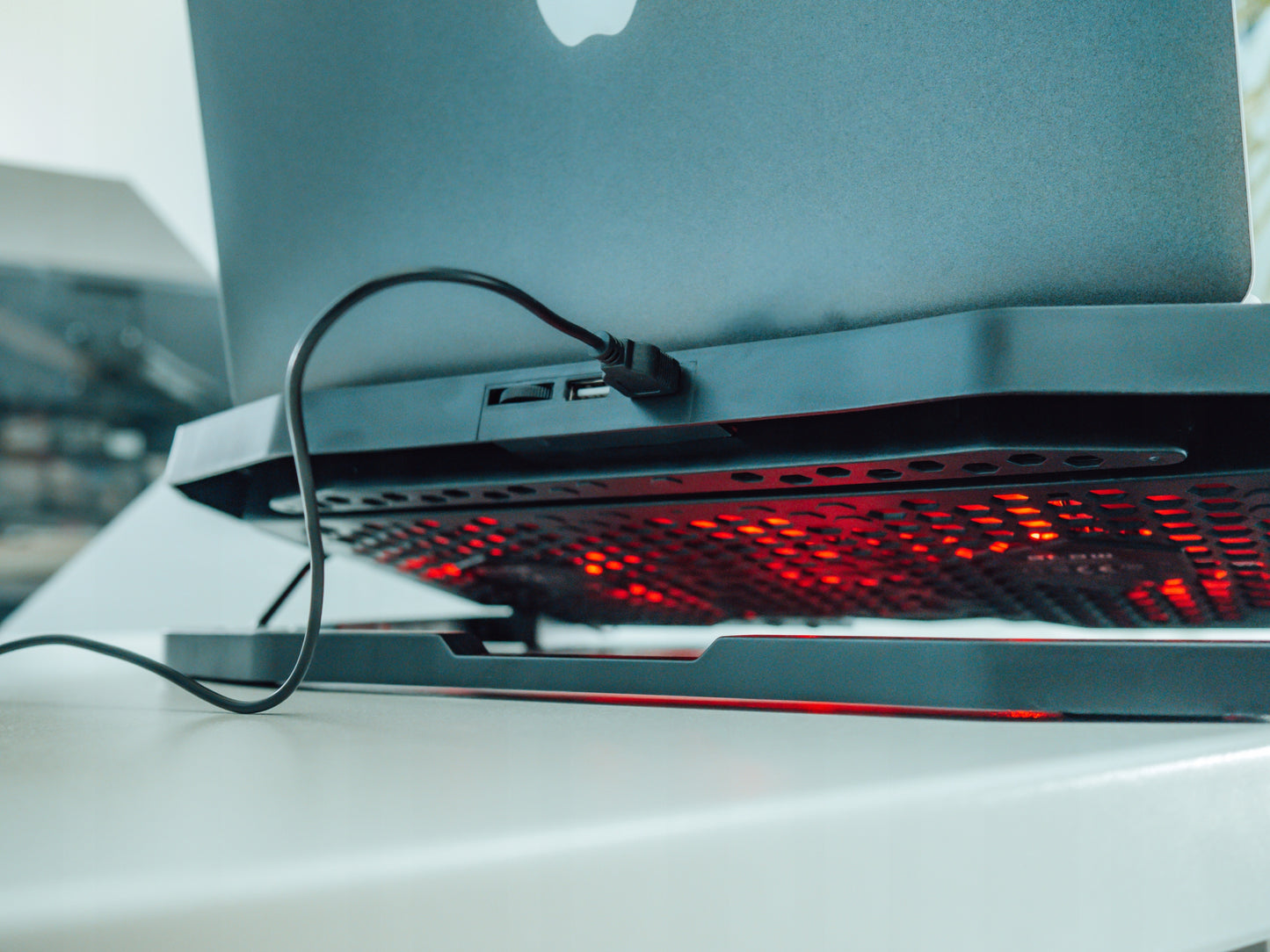 AUŠINIMO STOVAS NEŠIOJAMAM KOMPIUTERIUI 12-17" STABILUS ŽAIDIMŲ DIDELIS