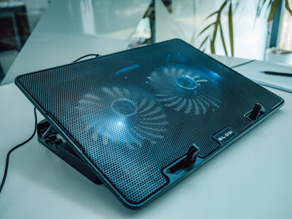 AUŠINIMO STOVAS NEŠIOJAMAM KOMPIUTERIUI 12-17" REGLIUOJAMAS 2 VENTILIATORIAI USB LED