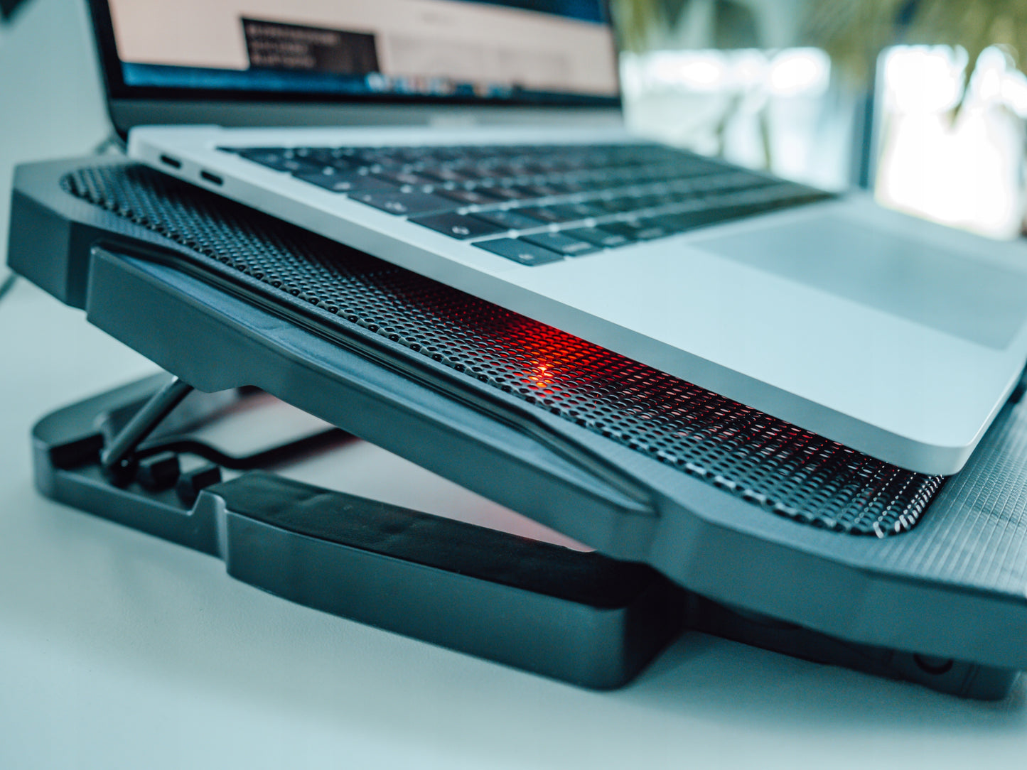 AUŠINIMO STOVAS NEŠIOJAMAM KOMPIUTERIUI 12-17" STABILUS ŽAIDIMŲ DIDELIS