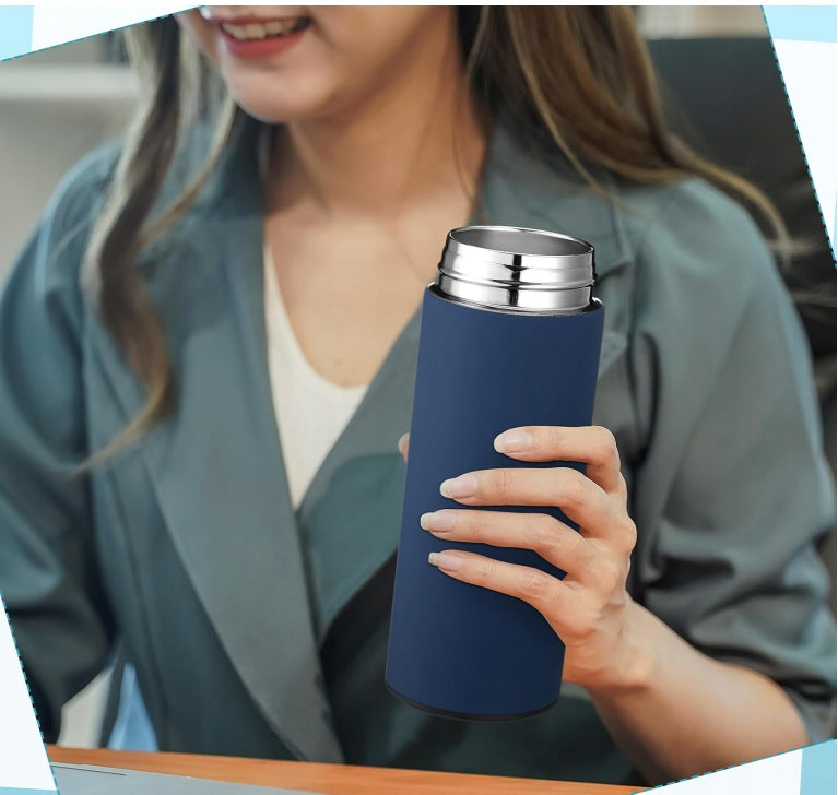 Mėlynas termopuodelio ir užrašinės dovanų rinkinys Kalėdoms ir dovanoms