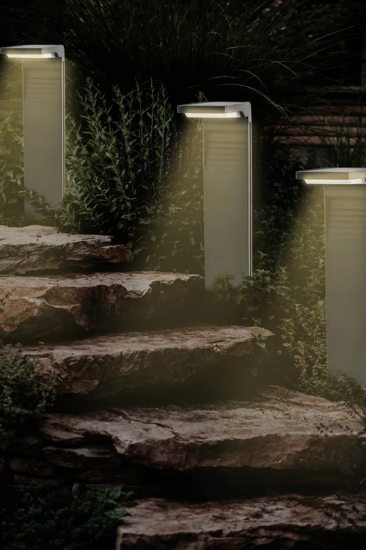 4x saulės energija maitinami LED sodo šviestuvai, juodi stulpai, 57 cm, dekoratyviniai