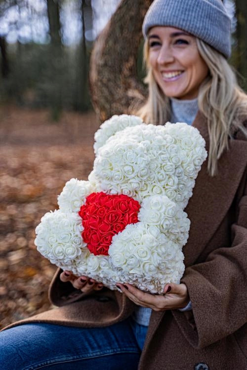 MEŠKUTĖ IŠ ROŽIŲ Didelė 40CM XXL dovanai BALTA su Širdele iš 650 Žiedlapių