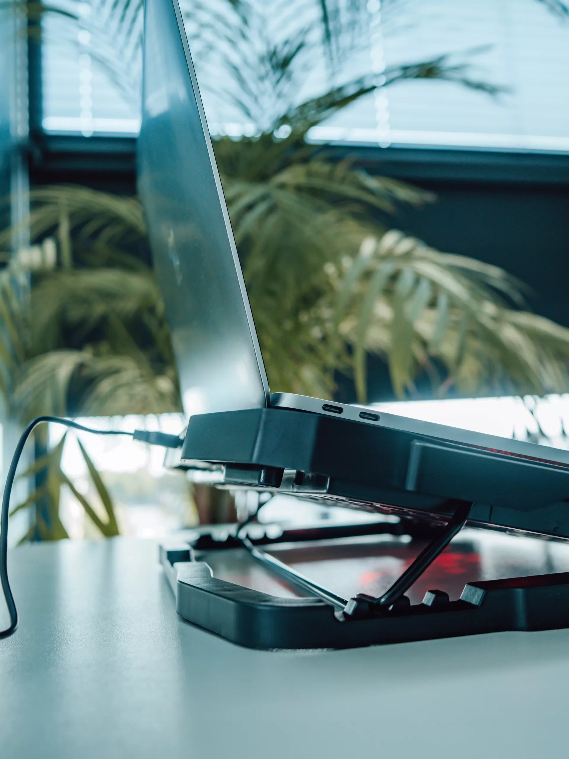 AUŠINIMO STOVAS NEŠIOJAMAM KOMPIUTERIUI 12-17" STABILUS ŽAIDIMŲ DIDELIS