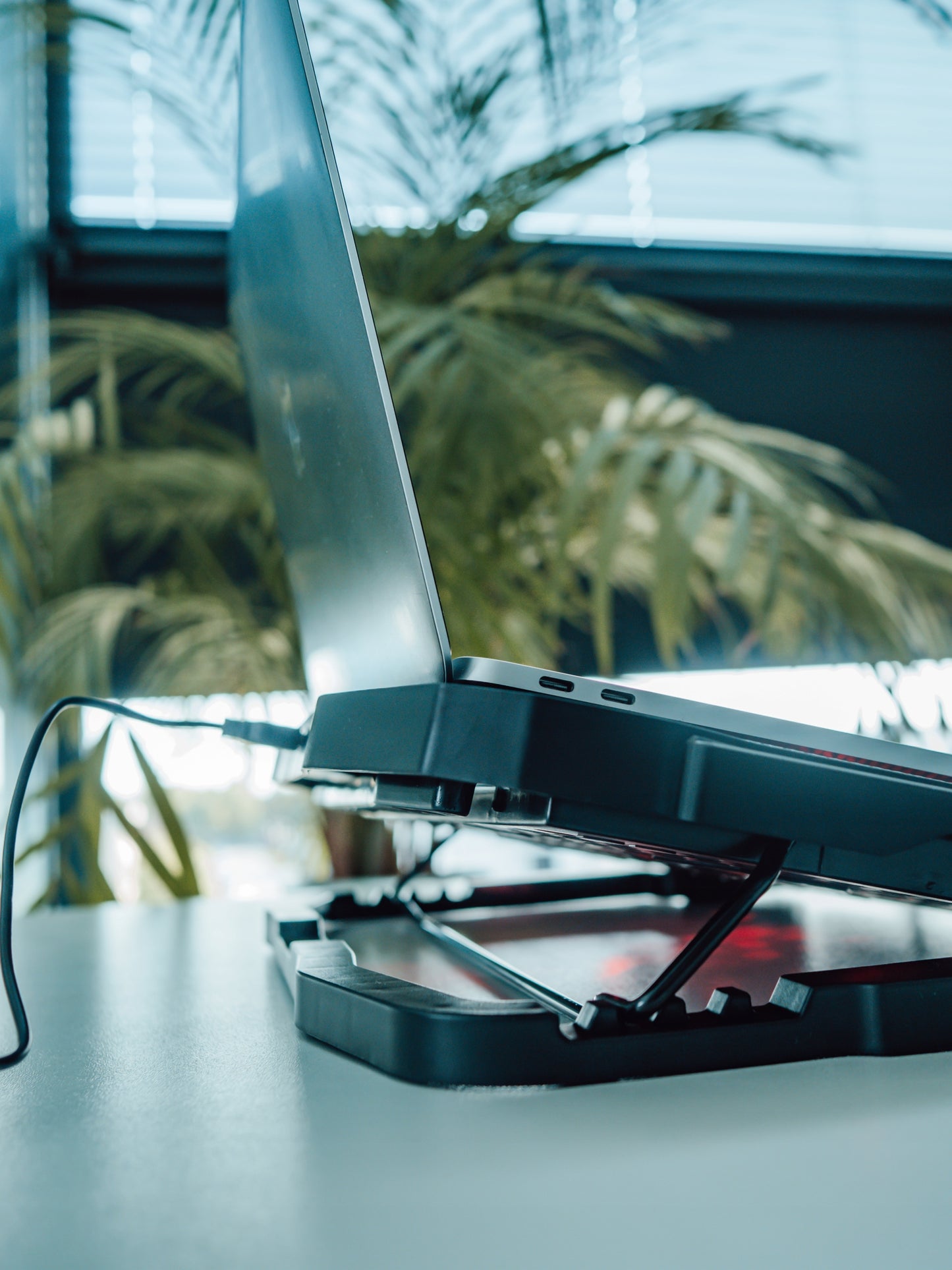 AUŠINIMO STOVAS NEŠIOJAMAM KOMPIUTERIUI 12-17" STABILUS ŽAIDIMŲ DIDELIS