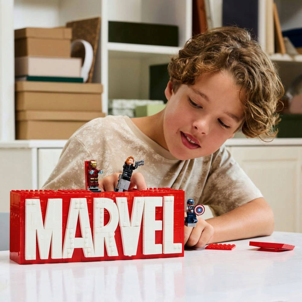 LEGO MARVEL SUPER HEROES Logotipas MARVEL su minifigūrėlėmis 76313