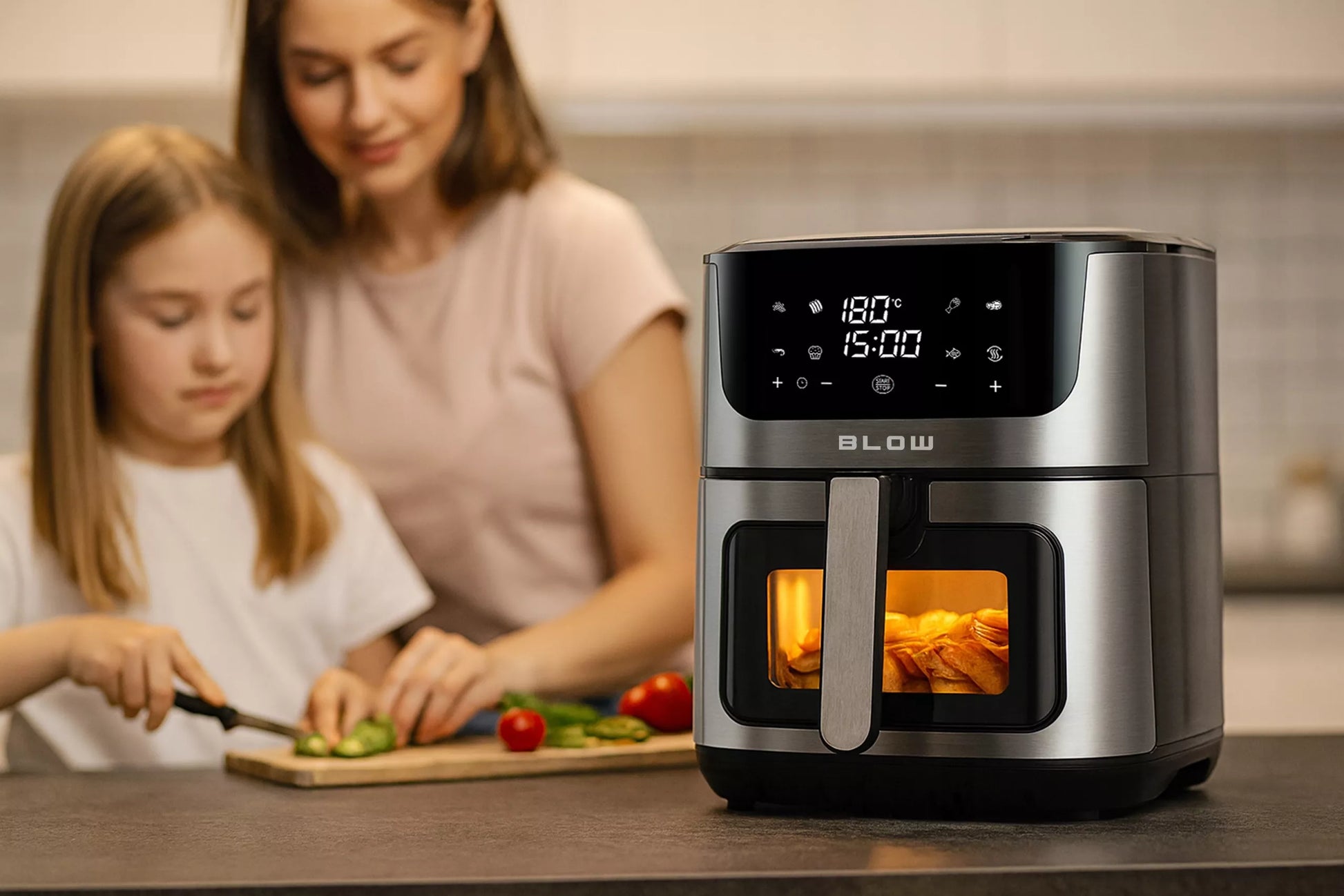 Didelis oro gruzdintuvė (8 l) – be aliejaus, 2 kaitinimo elementai, 2500 W