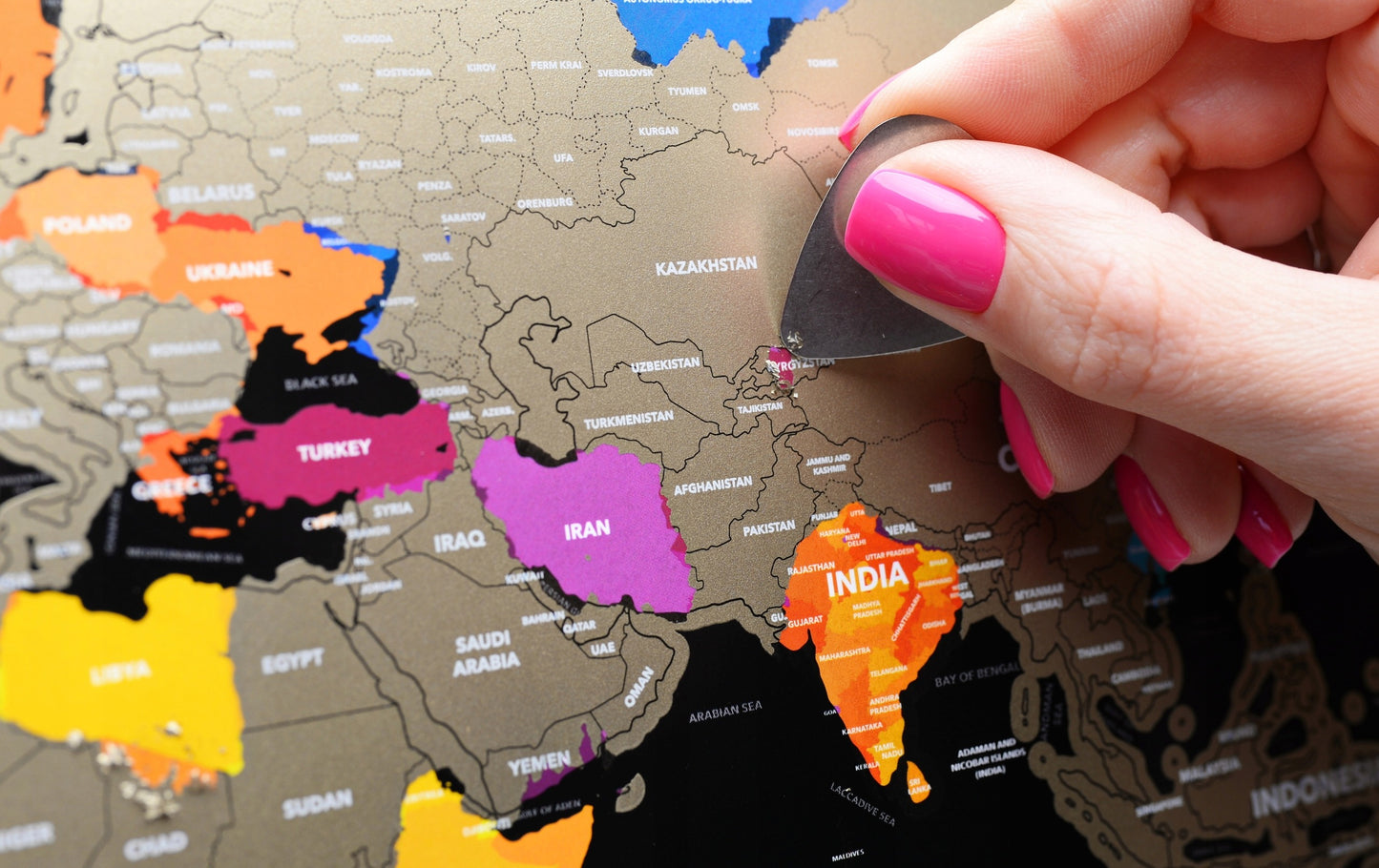 Auksinis kelionių skrečo žemėlapis 40x60cm