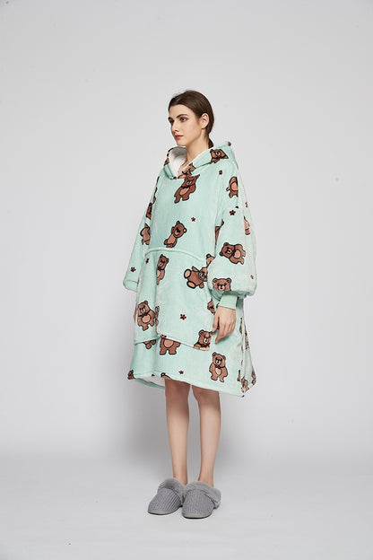 Šiltas "oversize" tipo "kocobluzos" (pledo tipo bliuzonas) 2 viename, su gobtuvu, kišenėmis, imitacija "misi" (avies vilnos tipo) ir dirbtiniu kailiu, patogus