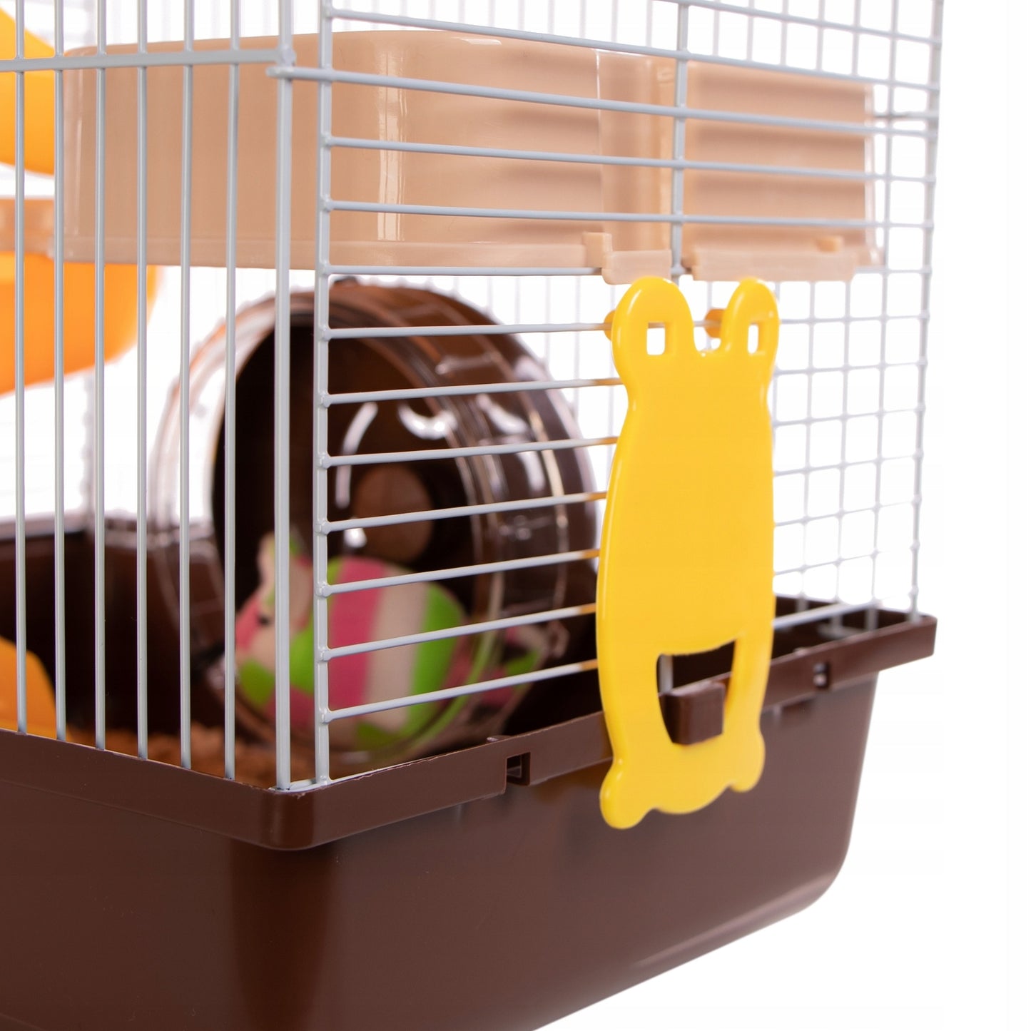 RUDAS TRIJŲ AUKŠTŲ NARVAS SMEGDUKAMS SU RATU IR ČIUOŽYKLAIS