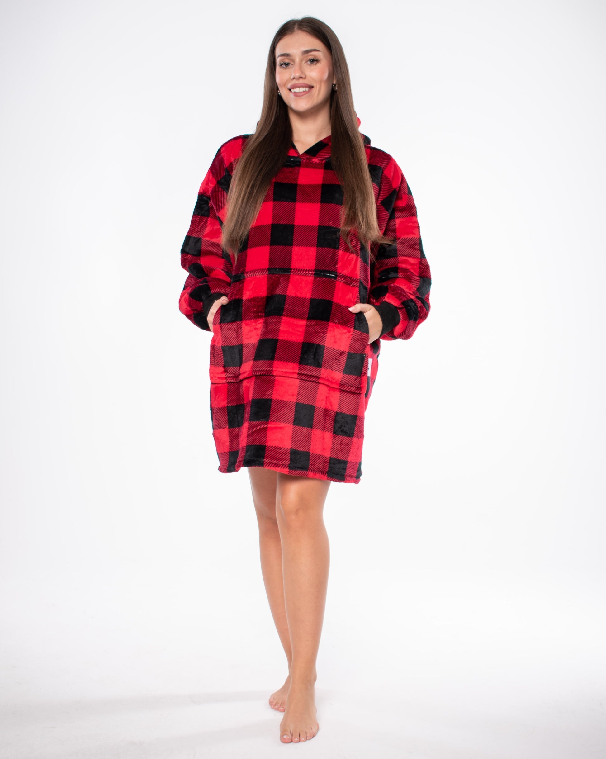 Antklodė-Bliuzonas 2in1 Oversize su Kapišonu, Stora Sherpa, Juodai-Raudona