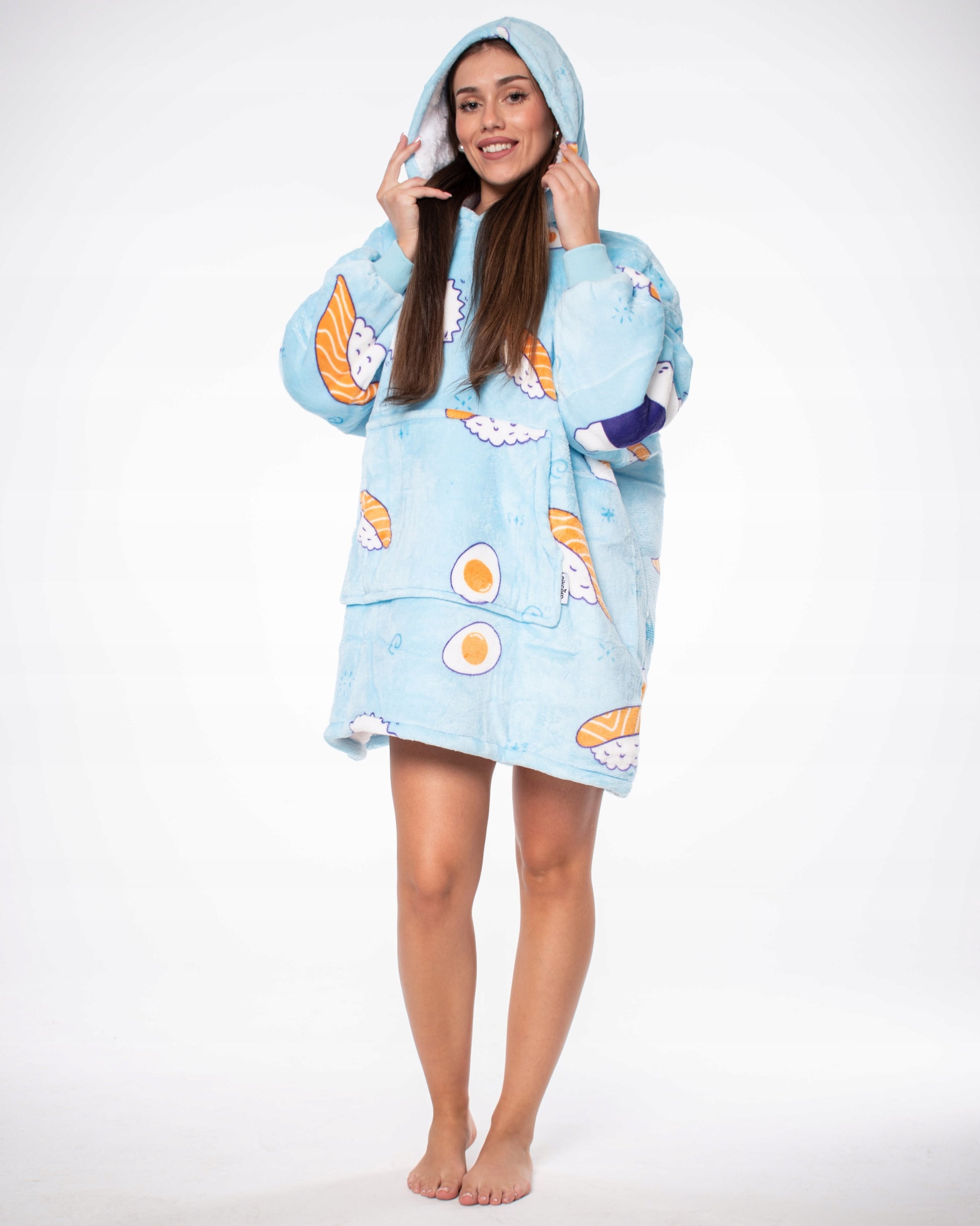 Džemperis pledas "Kocobluza" 2in1 Oversize su gobtuvu, storus "Sherpa" audinys, mėlynas su "Sushi" raštu