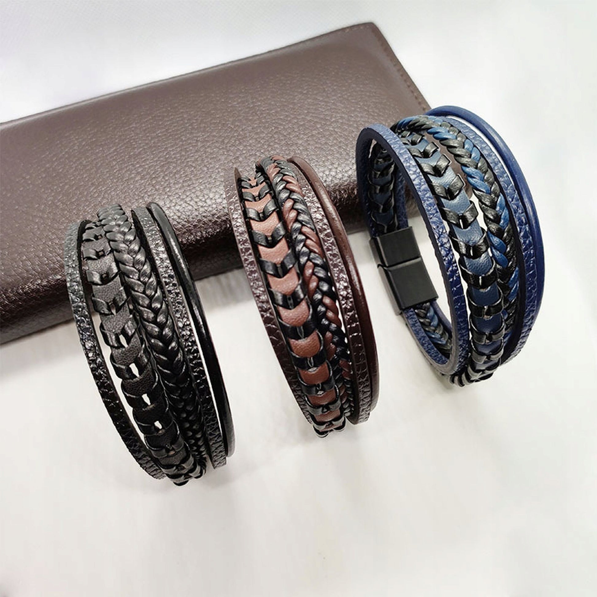 Vyriška odinė apyrankė, ruda, trigubas dirželis, nerūdijantis plienas 316L