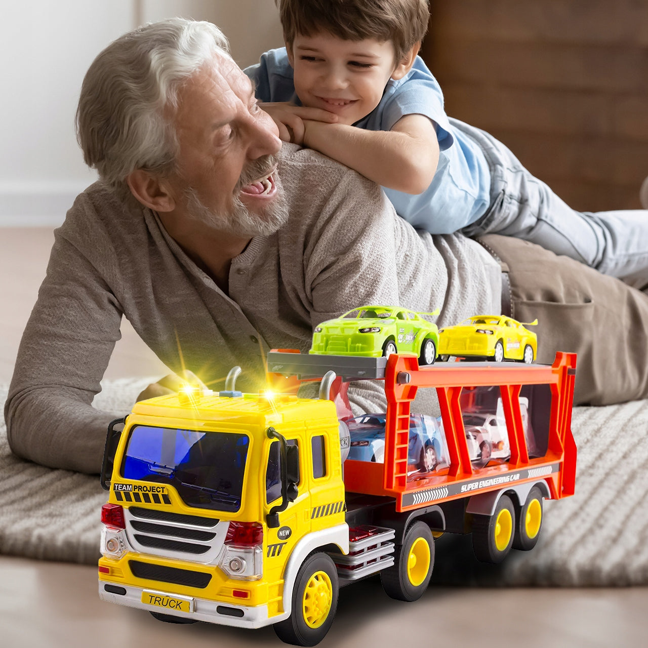 Sunkvežimio transporteris su automobiliais, garsinis žaislas