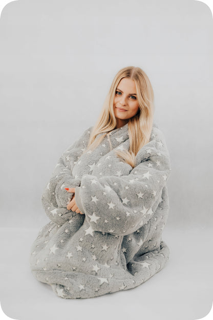 Comfy Moment Džemperis-pledas su mažomis žvaigždutėmis #Stars – storas, purus sherpa oversize stiliaus