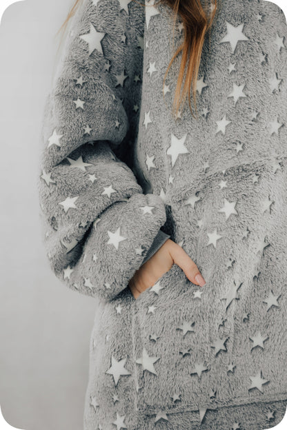 Comfy Moment Džemperis-pledas su mažomis žvaigždutėmis #Stars – storas, purus sherpa oversize stiliaus