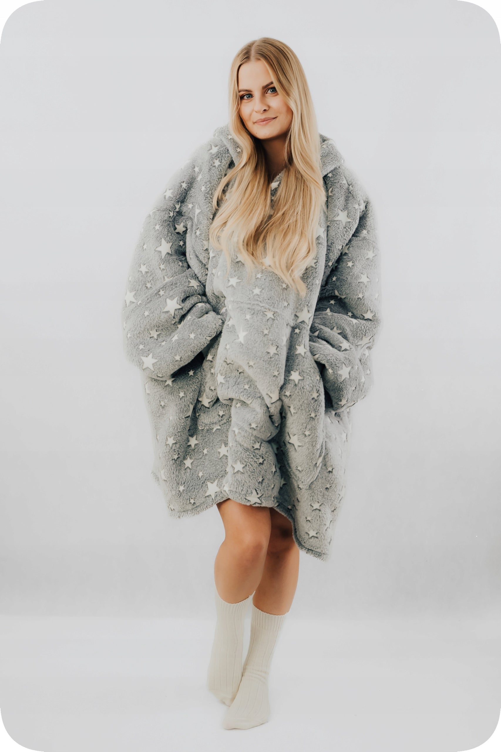 Comfy Moment Džemperis-pledas su mažomis žvaigždutėmis #Stars – storas, purus sherpa oversize stiliaus
