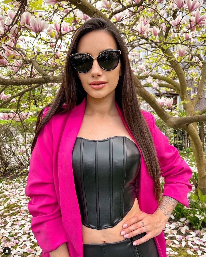 Moteriški saulės akiniai – elegantiškas ir stilingas rėmelis