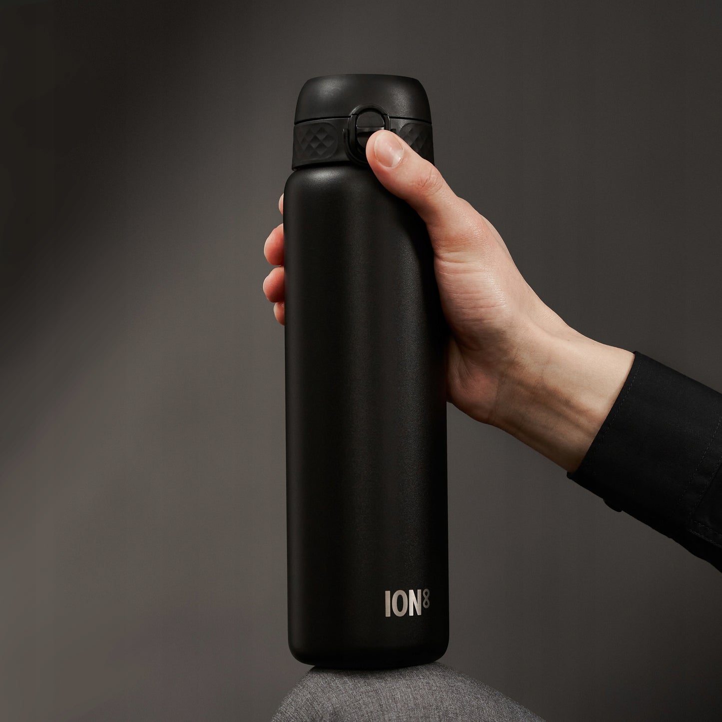 Didelė juoda elegantiška metalinė nerūdijančio plieno gertuvė 1,2 L ION8