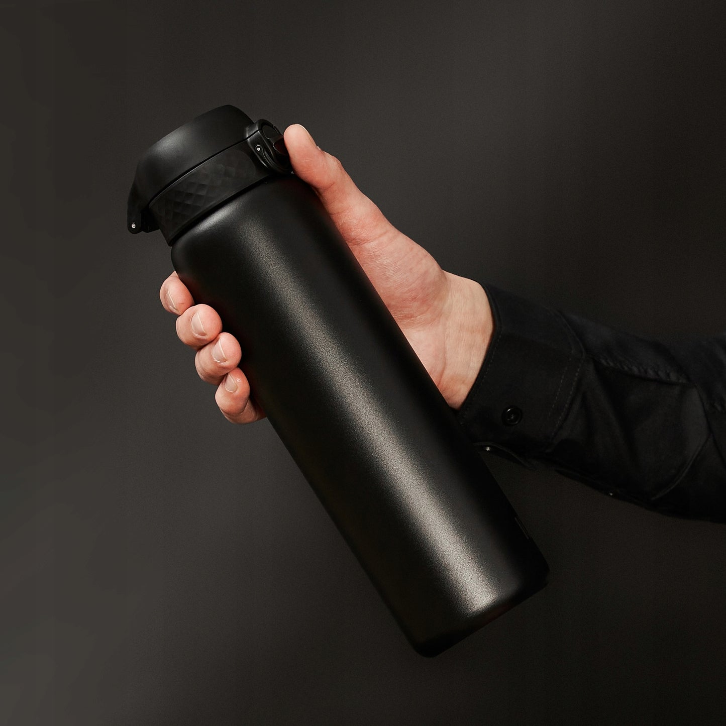 Didelė juoda elegantiška metalinė nerūdijančio plieno gertuvė 1,2 L ION8