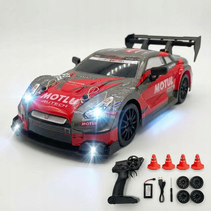 DIDELĖ DRIFTO MAŠINA, VALDOMA NUOTOLIU, LENKTYNIŲ AUTOMOBILIS SU POLO ŠVIESOS DIODAIS RC