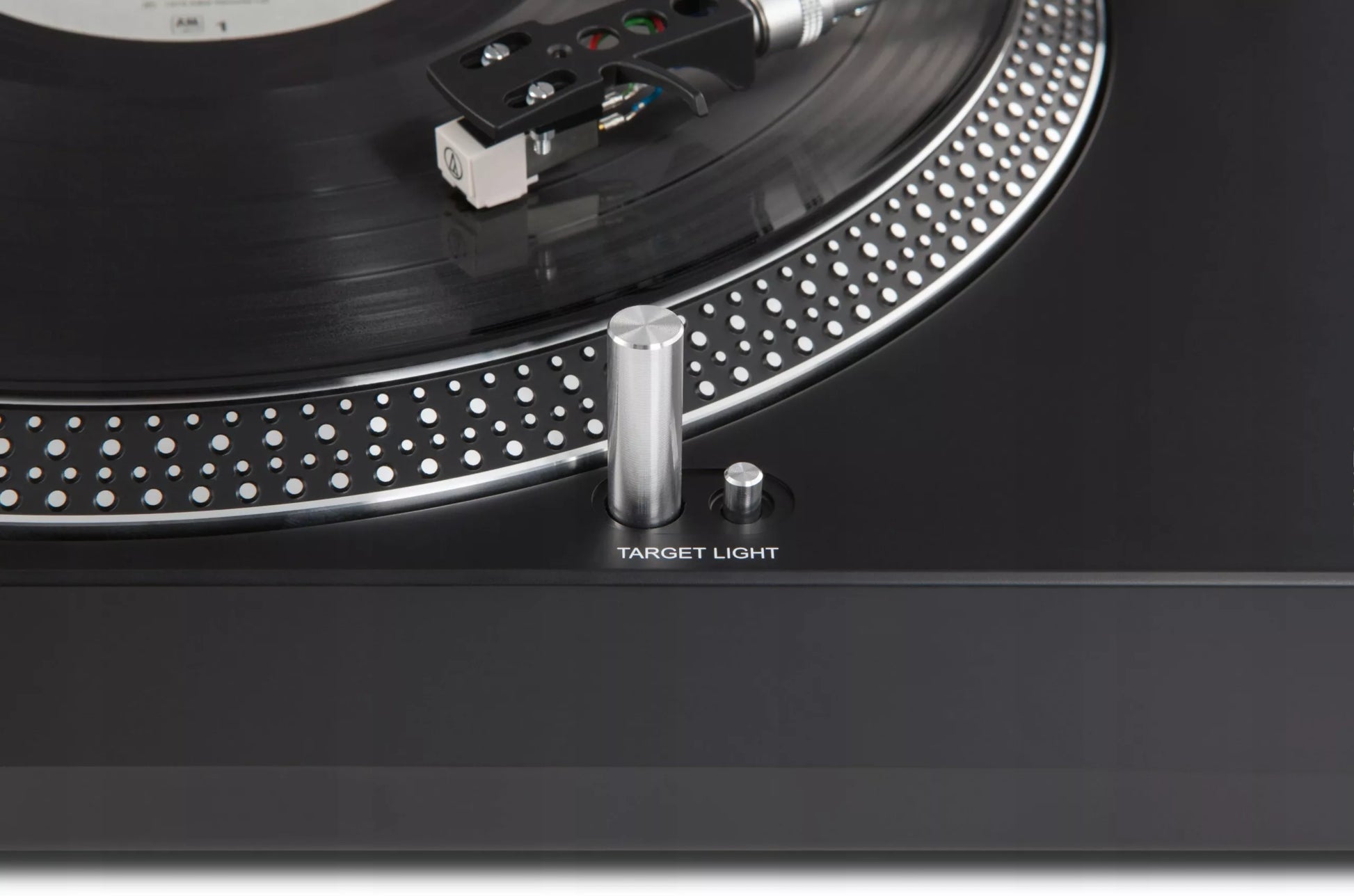 „TechniSat TechniPlayer LP 300“ patefonas su tiesiogine pavara, USB, PHONO/LINE išvestimis, 33/45 aps./min.