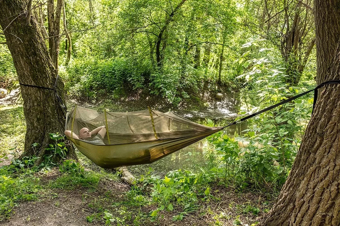 NEO TURISTINIS IŠGYVENIMO KOMPLEKTAS SU MOSKITIERA.