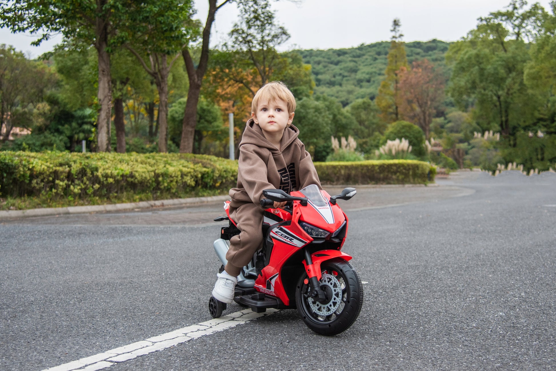 HONDA CBR ELEKTRINIS MOTOCIKLAS VAIKAMS SU ŠVIESOMIS, MUZIKA, DOVANA - MOTOCIKLAS