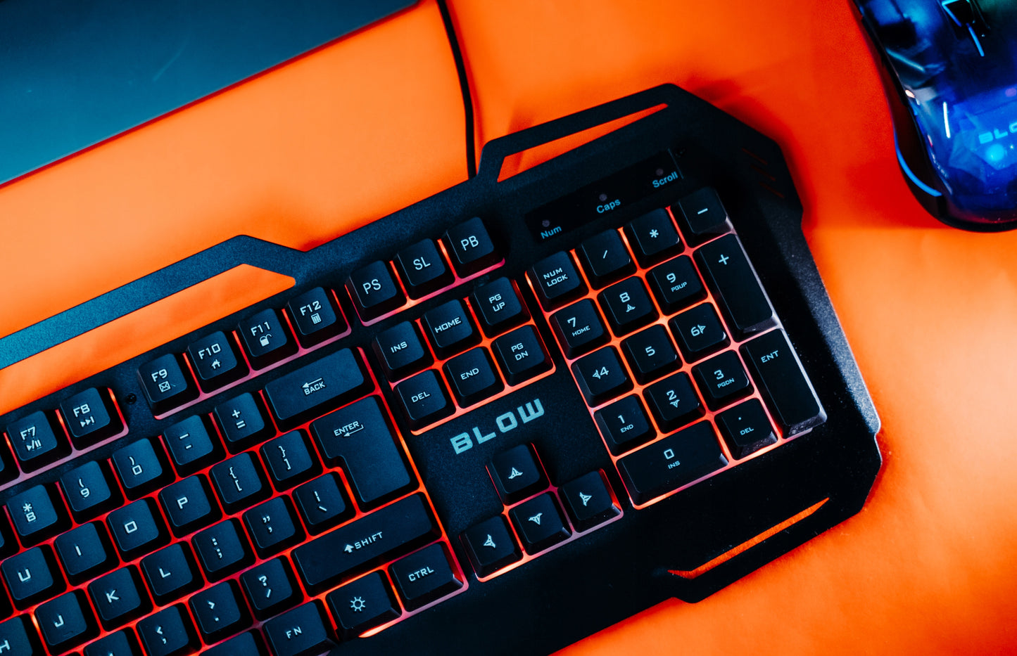 Žaidimų klaviatūra su LED pašvietimu, plieninė, USB, tyli, juoda