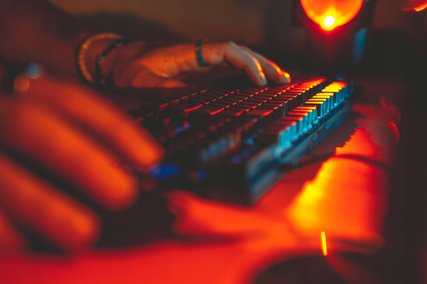 Žaidimų klaviatūra ir pelė RGB profesionaliems žaidėjams USB LED apšvietimu