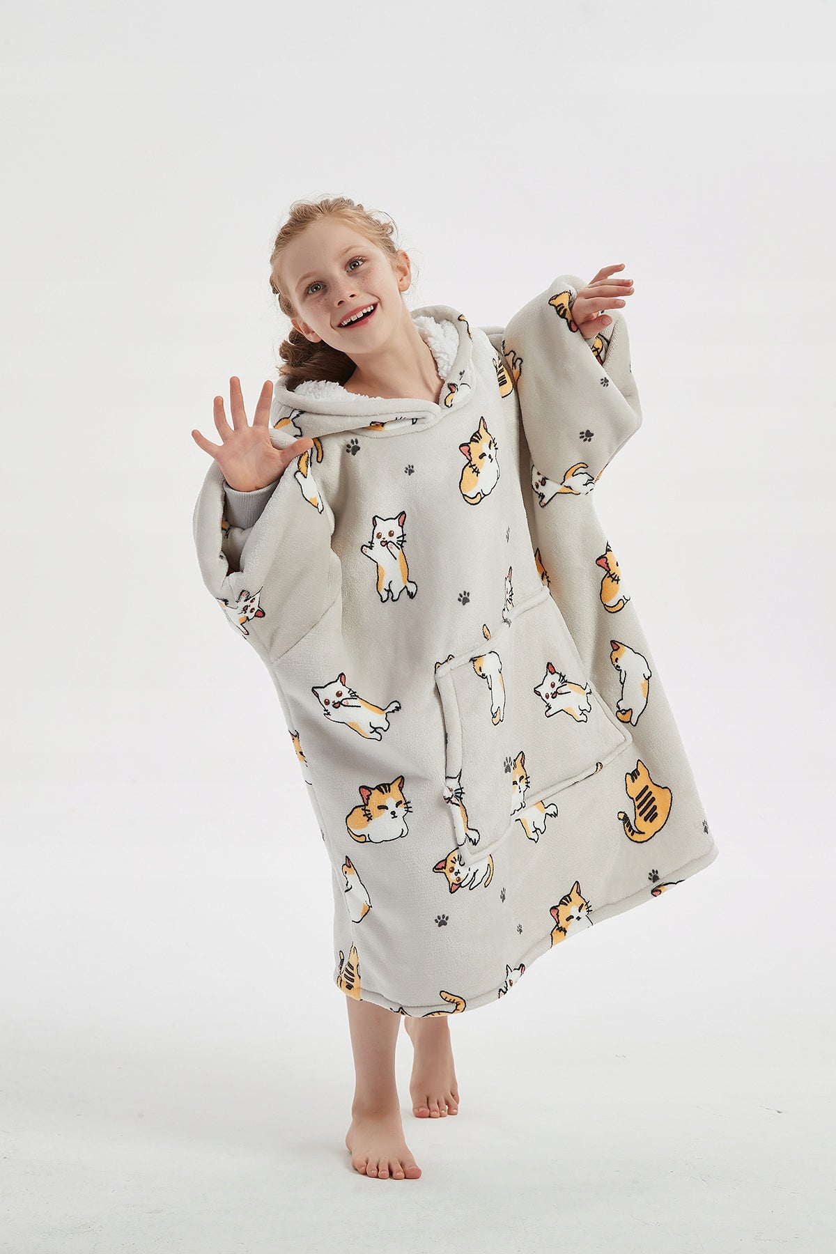 Šilta oversize antklodės džemperis 2 viename, storas XXL, su katėmis. KOCOBLUZA su gobtuvu, patogus