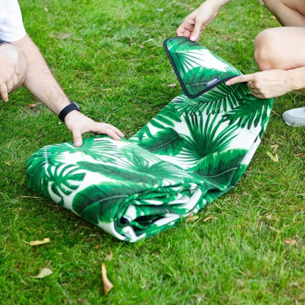 Kempingo, paplūdimio, iškylų pledas su ALU izoliacija, atsparus vandeniui  200 x 175 cm