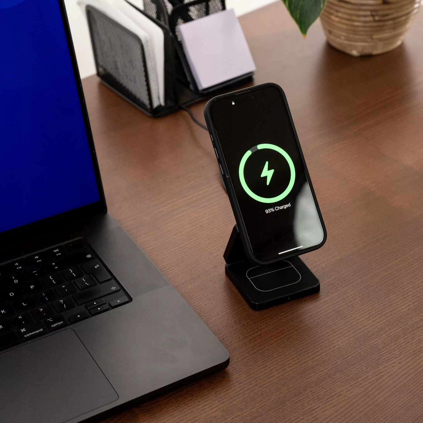 3-in-1 belaidis įkroviklis – iPhone, AirPods, Apple Watch