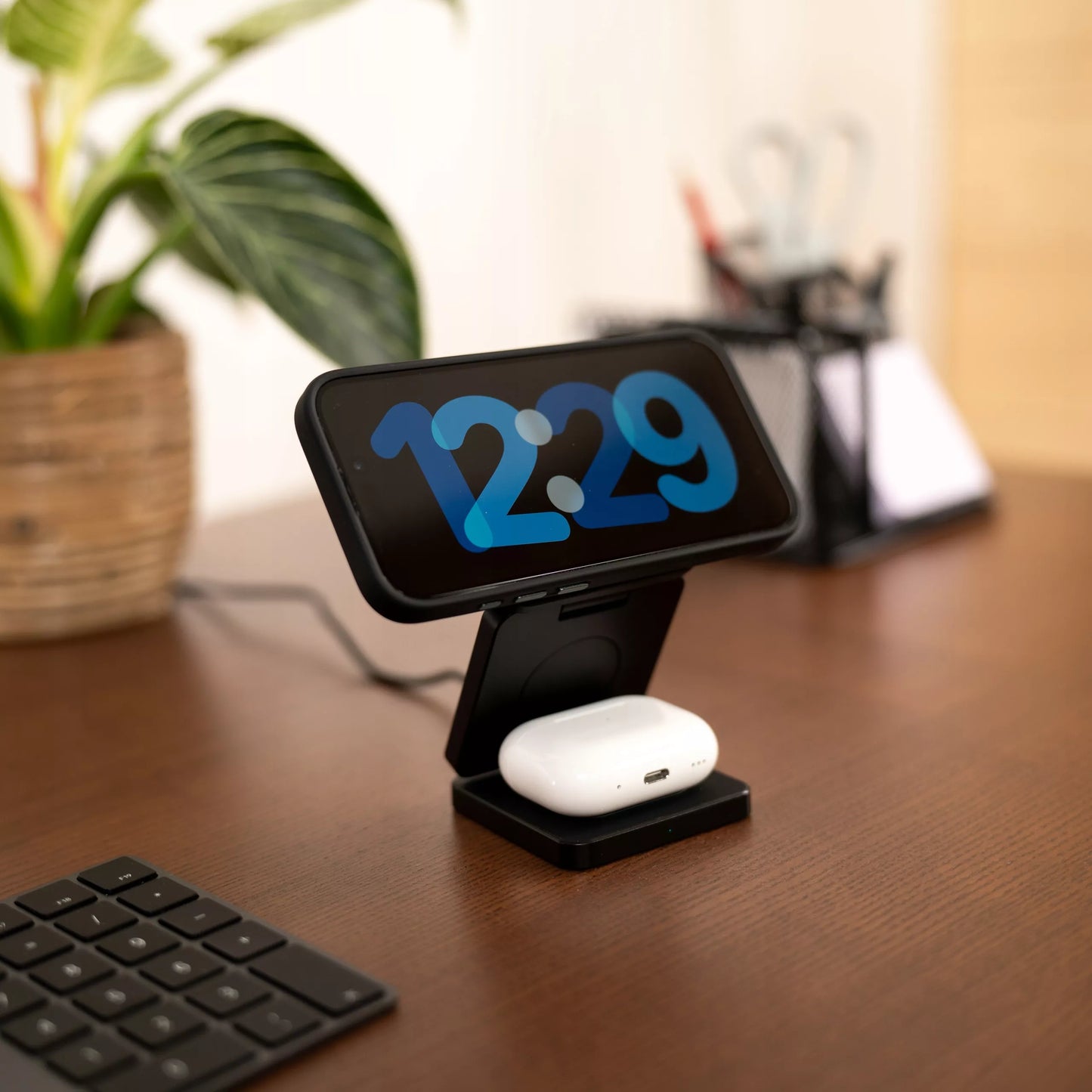 3-in-1 belaidis įkroviklis – iPhone, AirPods, Apple Watch