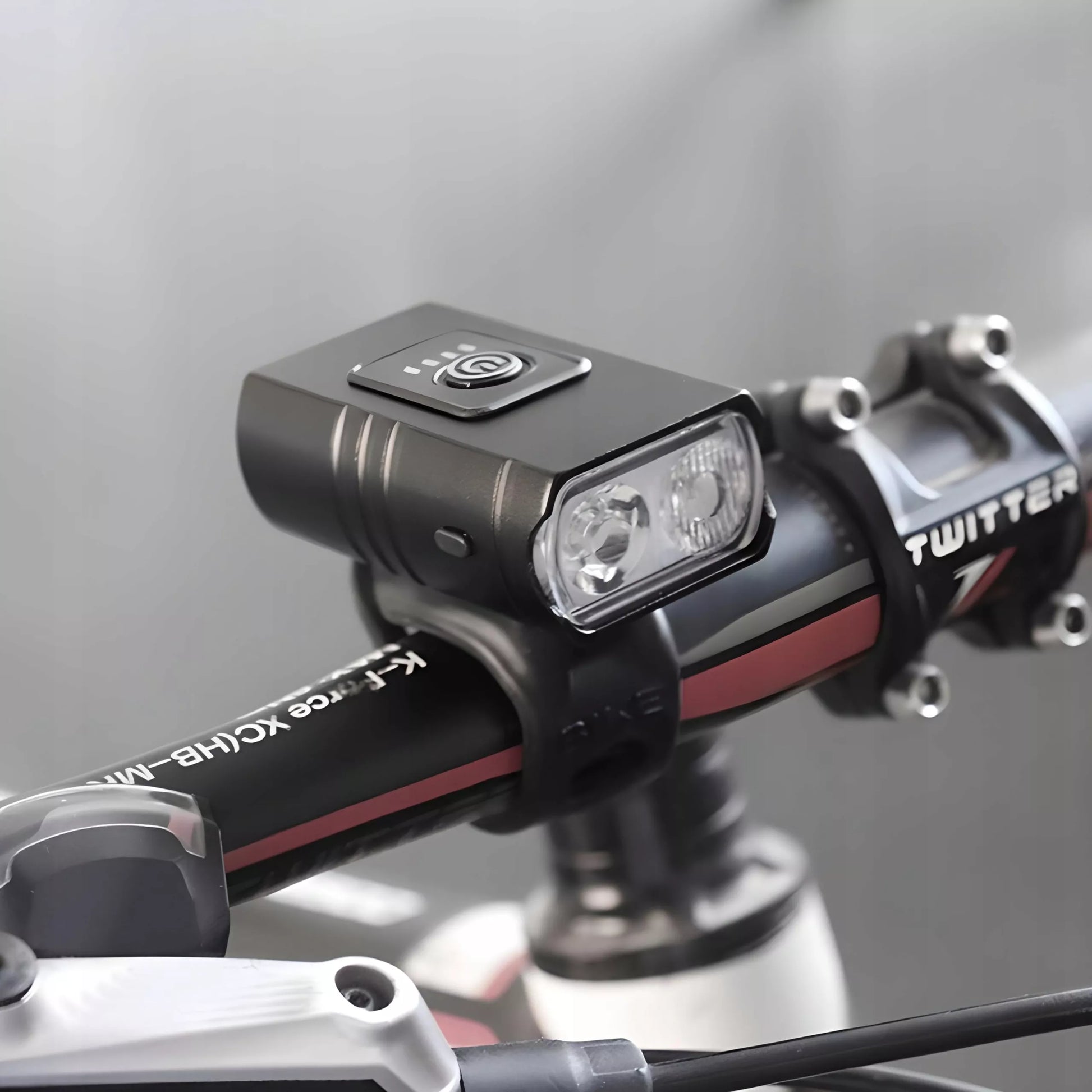 Dviračio žibintų rinkinys, priekinis + galinis ( USB ) 1600 lm