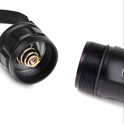 Taktinis Žibintuvėlis – Galingas LED, Akumuliatorinis, Atsparus Vandeniui, USB-C, 5 Švietimo Režimai