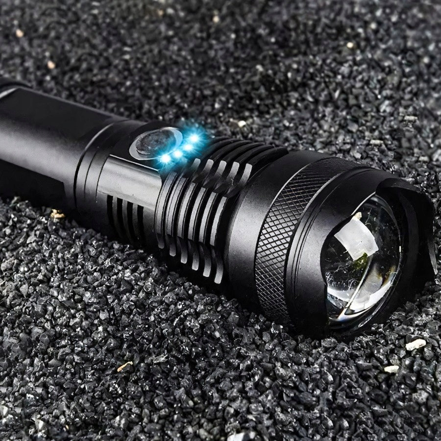 Taktinis Žibintuvėlis – Galingas LED, Akumuliatorinis, Atsparus Vandeniui, USB-C, 5 Švietimo Režimai