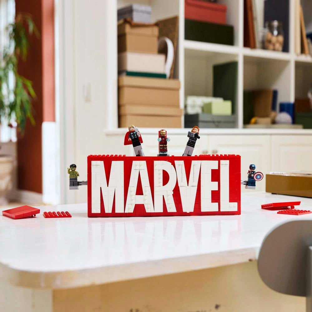 LEGO MARVEL SUPER HEROES Logotipas MARVEL su minifigūrėlėmis 76313