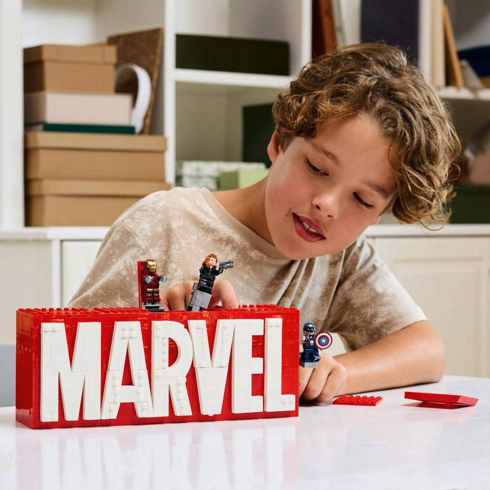 LEGO MARVEL SUPER HEROES Logotipas MARVEL su minifigūrėlėmis 76313