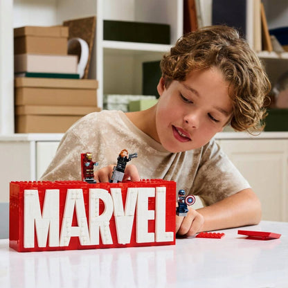 LEGO MARVEL SUPER HEROES Logotipas MARVEL su minifigūrėlėmis 76313