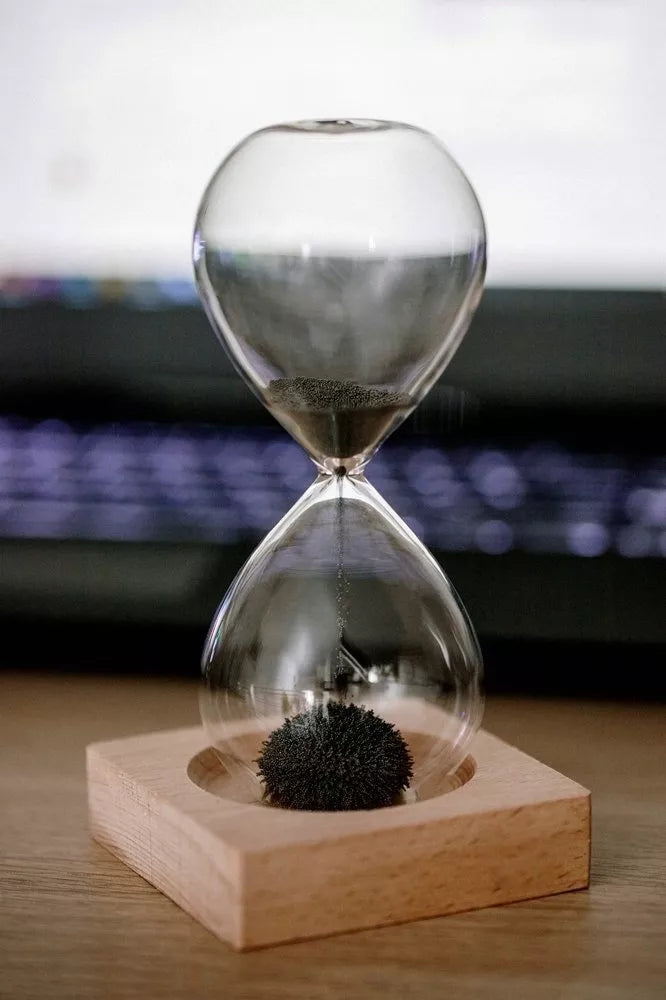 Magnetinis smėlio laikrodis – unikali ir stilinga dovana