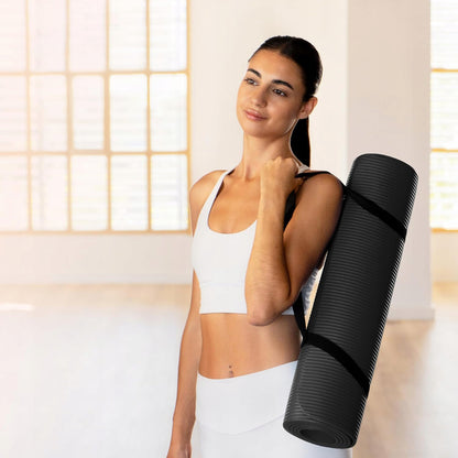 Guminis jogos ir pilateso kilimėlis treniruotėms sporto salėje