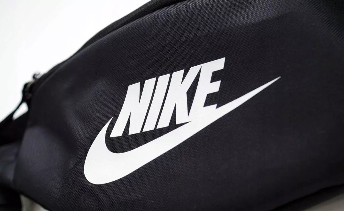 NIKE Juostinė rankinė, sportinė juosmens rankinė
