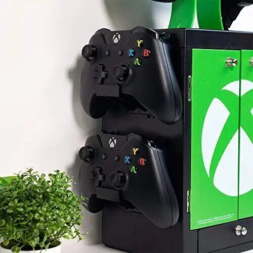 NUMSKULL XBOX LOGO Stovas 4 valdikliams, 10 žaidimų, 1 ausinės Gaming Locker